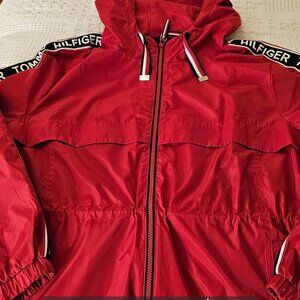 Tommy Hilfiger Women's XL Hooded Rain/Windbreaker Jacket Red